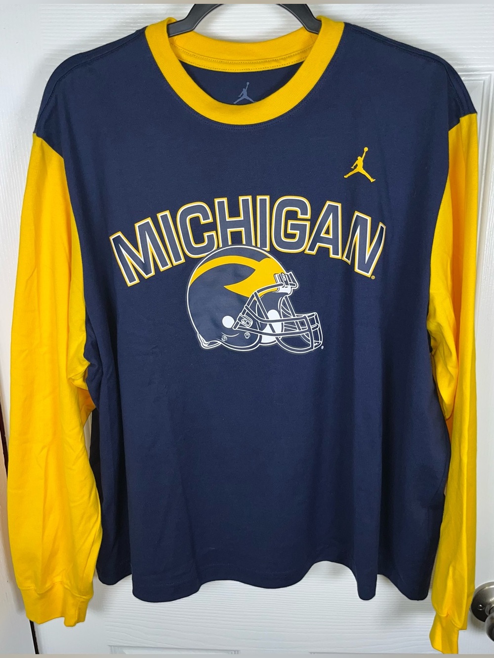Nike Jordan University of Michigan Wolverines Women’s XL Long Sleeve Shirt